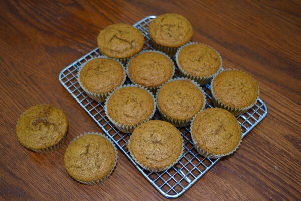 How to make pumpkin spice cupcakes lizbushong.com