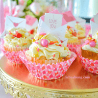 How to make vanilla cupcakes with mini love notes lizbushong.com